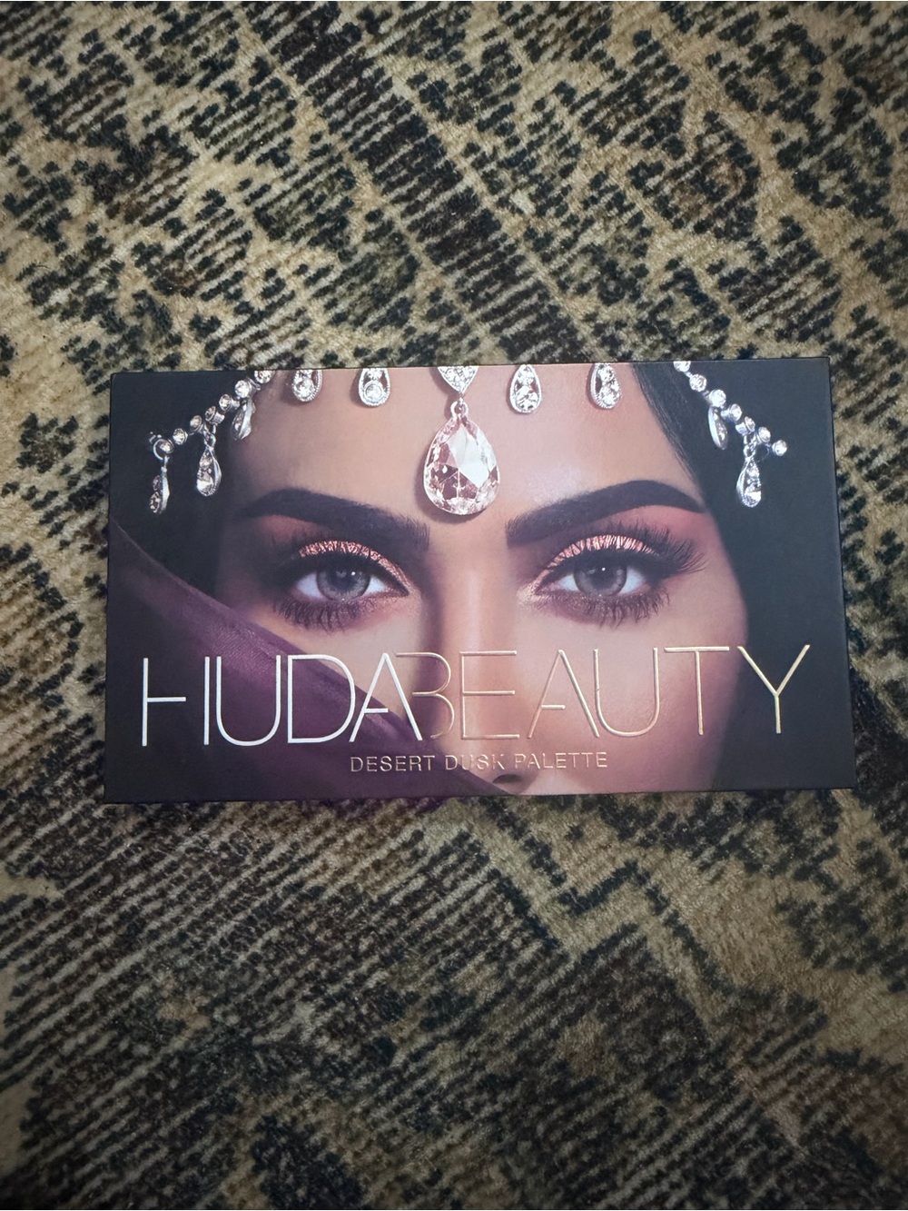 HUDA BEAUTY Desert Dusk Eyeshadow Palette - Rose Gold & Plum Shades